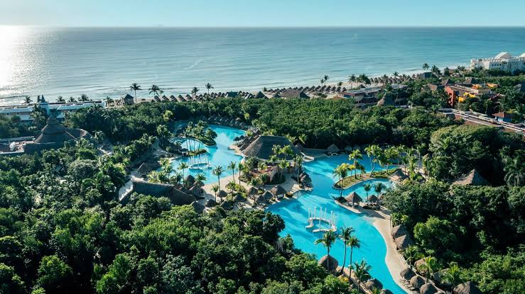 Discovering the Magic of Iberostar Waves Paraíso Beach: A Paradise Like No Other