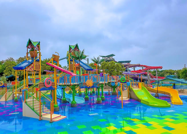 SeaWorld’s Big Splash: Launching a “Global IP” Strategy as Hotel Dreams Sail Off the Schedule