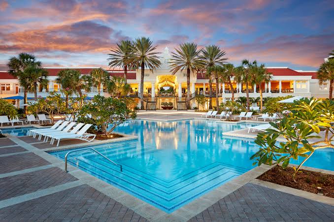 A Caribbean Renaissance: The Tale of Curaçao Marriott Beach Resort’s Timeless Allure